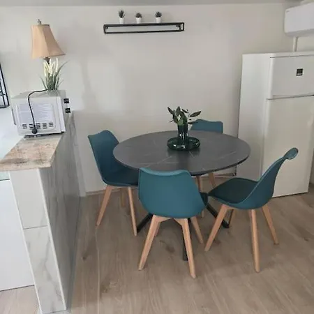 Apartmán Sunset Paloma - Modern With Sea View Terrace, 250m From - Sleeps 4 *